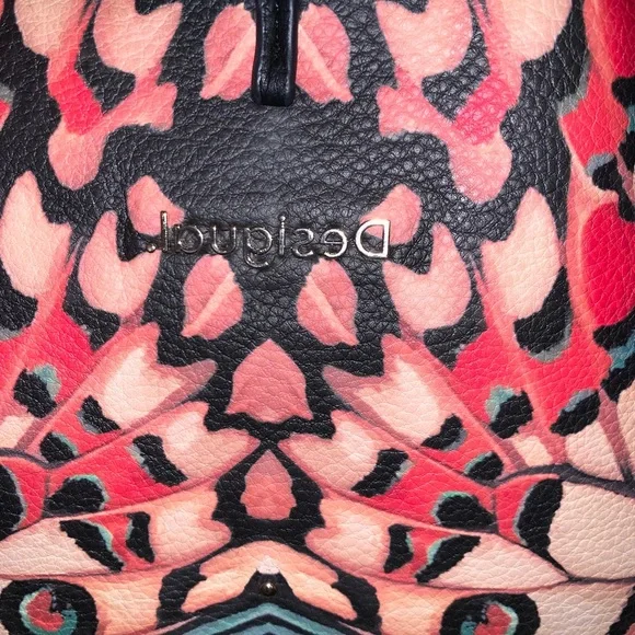 🔴DESIGUAL REVERSIBLE COLORFUL TOTE! USED ONCE! EXCELLENT PRE-LOVED CONDITION!! - Picture 4 of 7